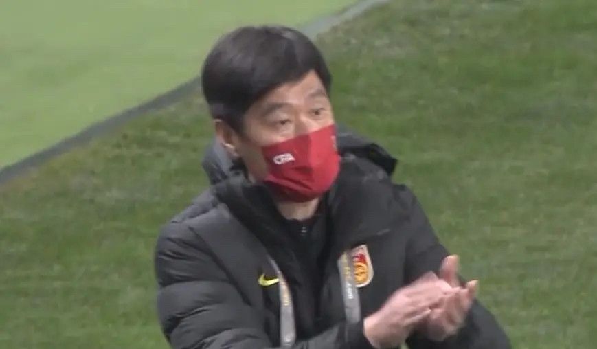情绪低落的少年